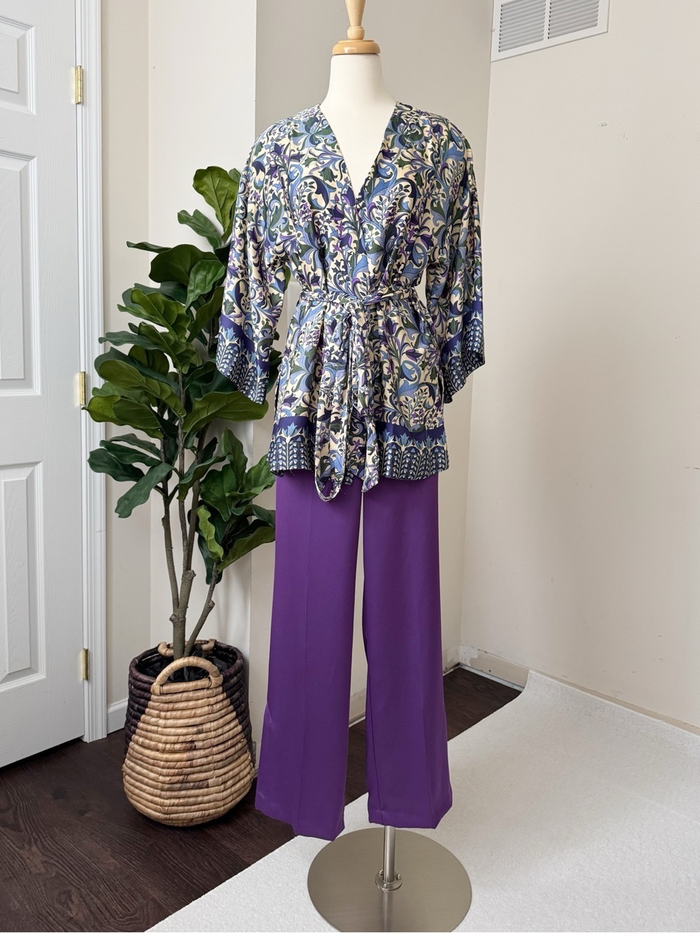 Wide leg purple satin pants - Picture 8 of 11